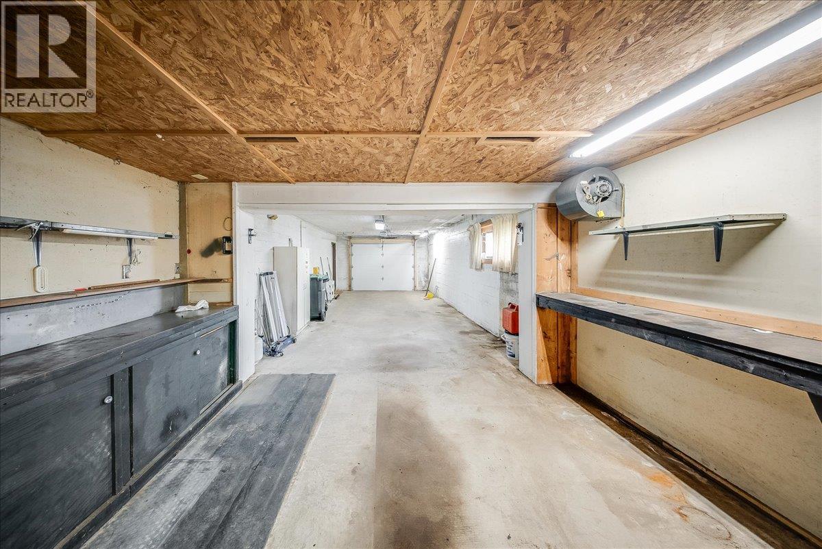 840 Columbia Avenue - 32