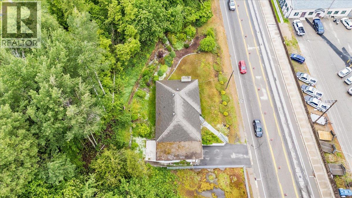 840 Columbia Avenue - 35