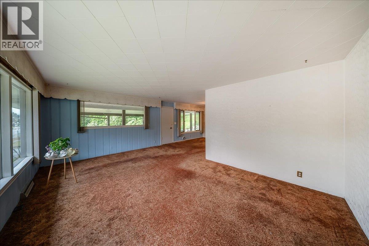 840 Columbia Avenue - 9