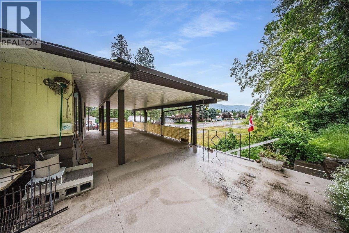 840 Columbia Avenue - 7