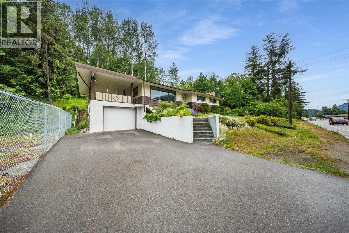 840 Columbia Avenue - 2