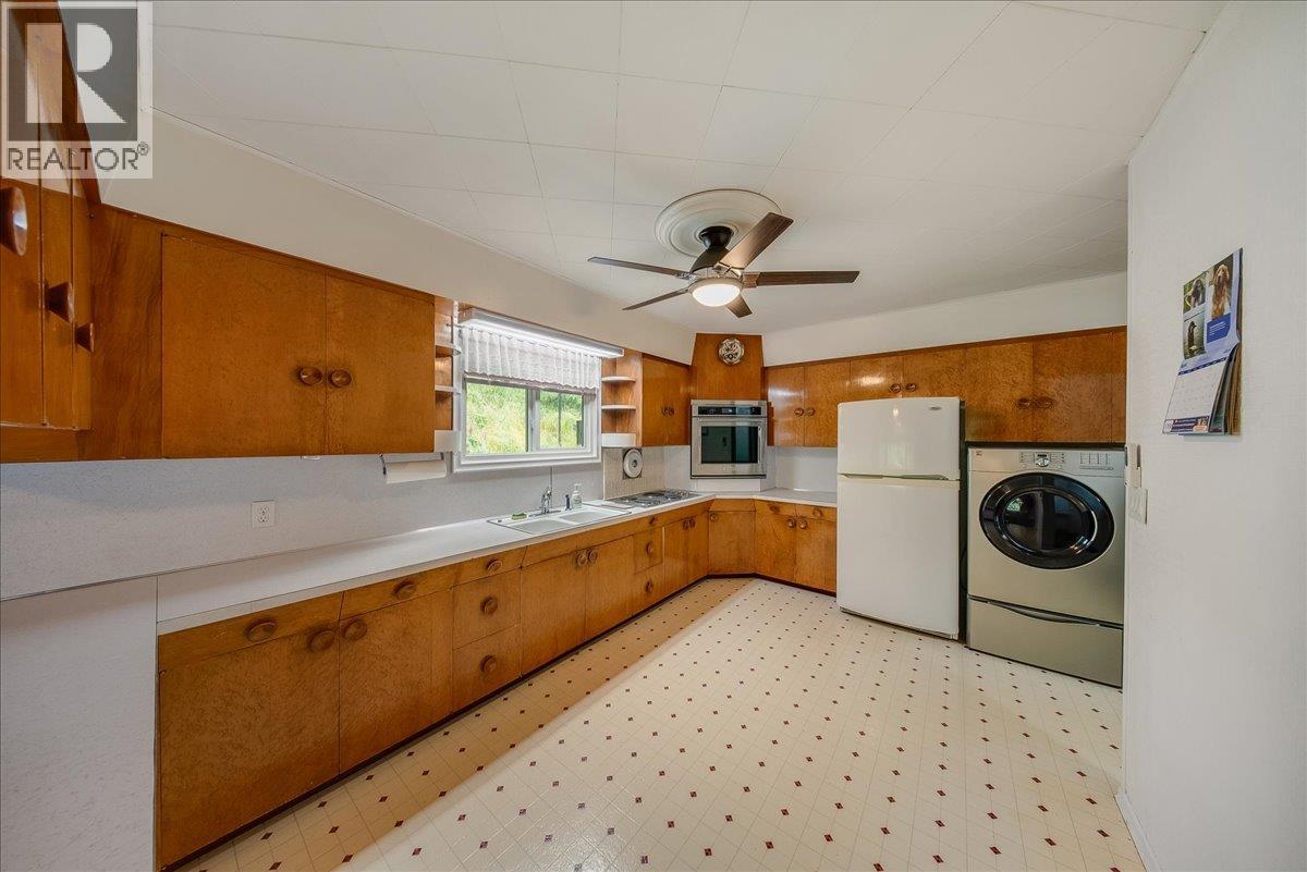 840 Columbia Avenue - 14