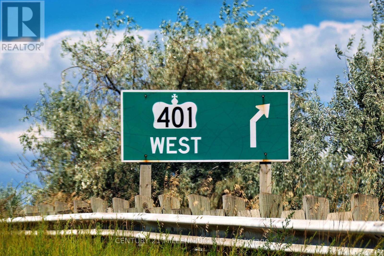 #210 10 TAPSCOTT ROAD - Image 40
