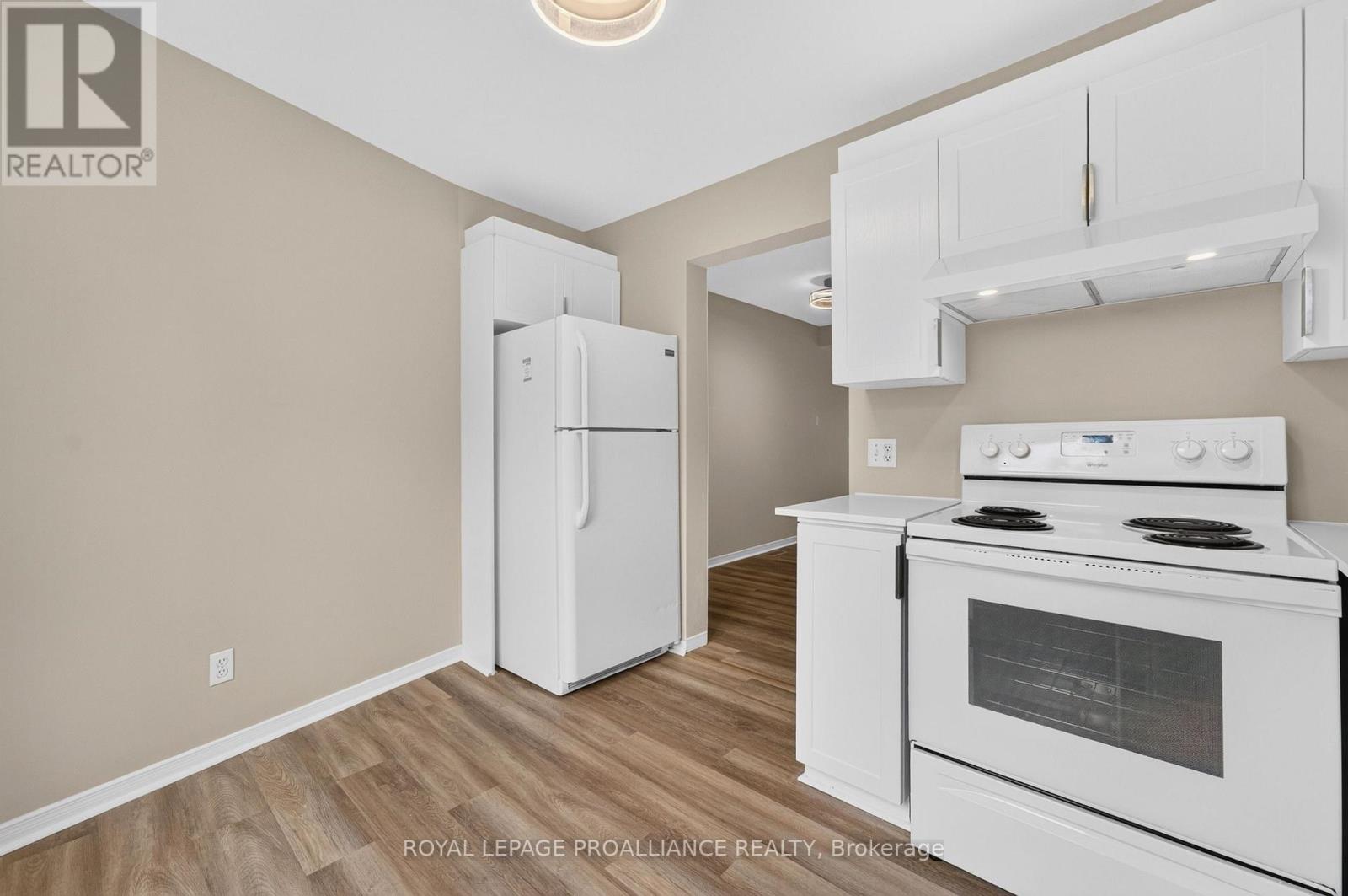 2 Bed, 2 Bath House for Sale in Ottawa – 80 ROTHBURY CRESCENT, Ottawa – MLS# X13468374 - Image 14