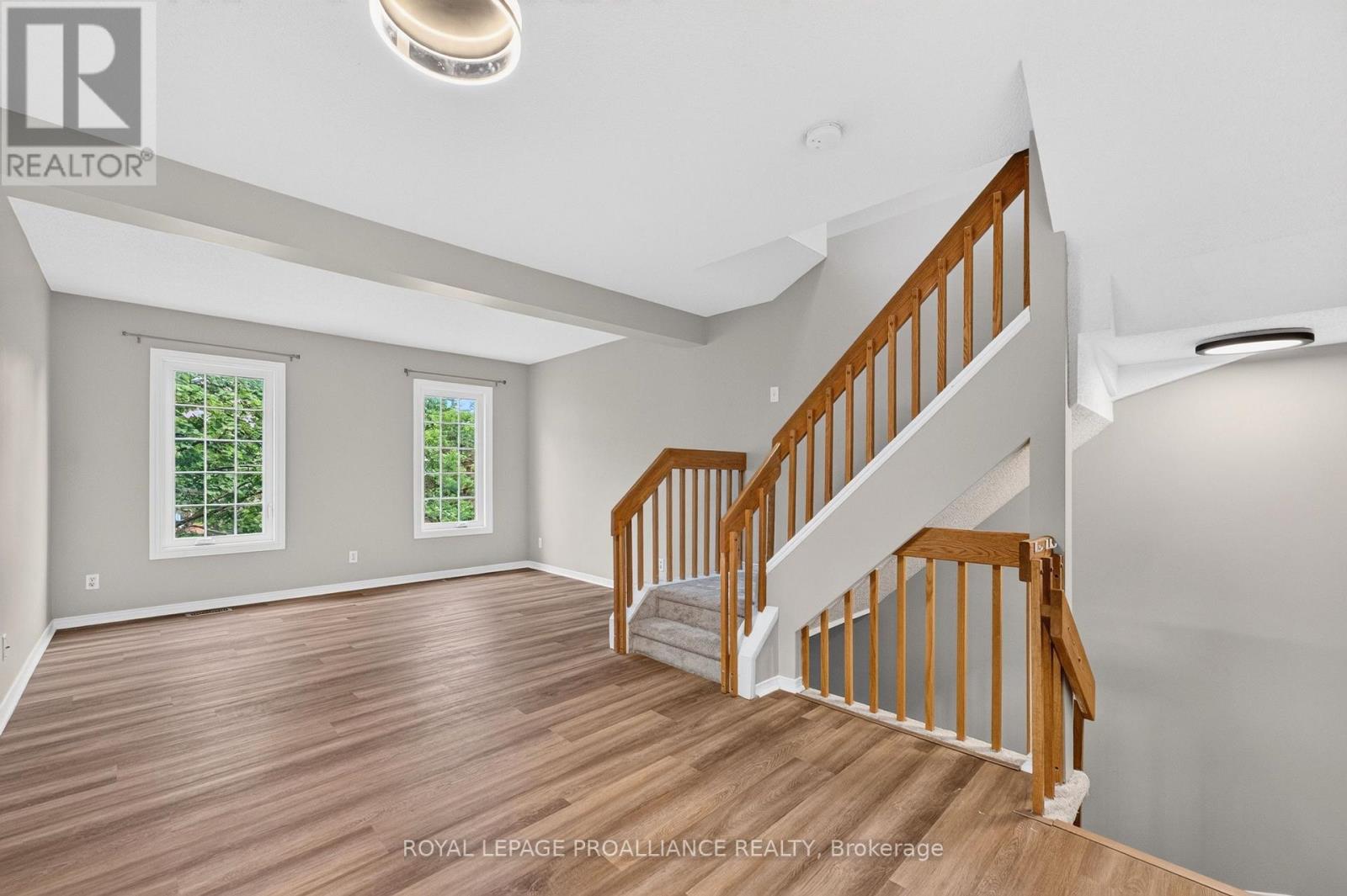2 Bed, 2 Bath House for Sale in Ottawa – 80 ROTHBURY CRESCENT, Ottawa – MLS# X13468374 - Image 20