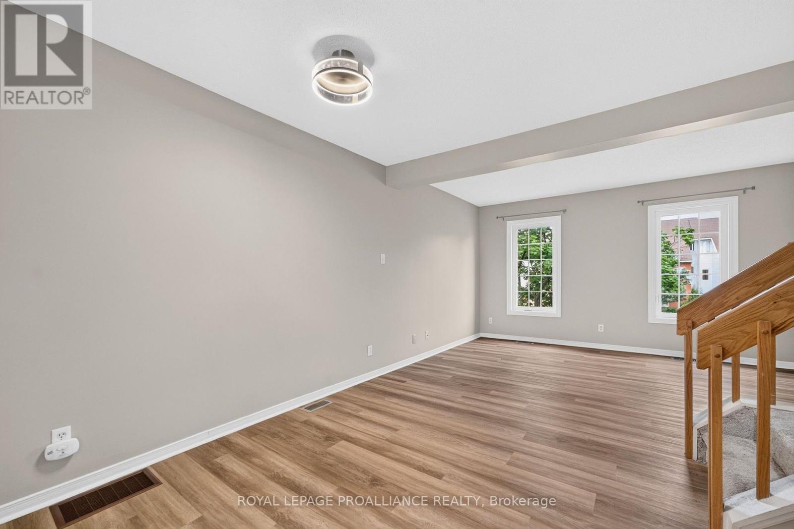 2 Bed, 2 Bath House for Sale in Ottawa – 80 ROTHBURY CRESCENT, Ottawa – MLS# X13468374 - Image 23