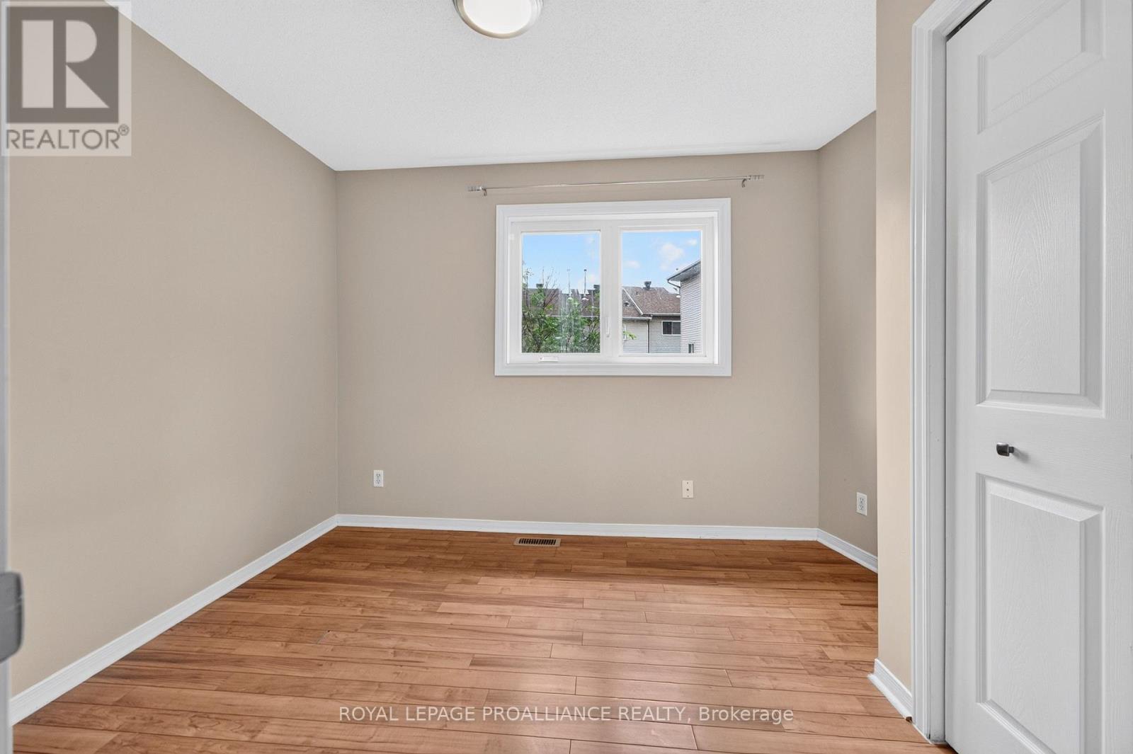 2 Bed, 2 Bath House for Sale in Ottawa – 80 ROTHBURY CRESCENT, Ottawa – MLS# X13468374 - Image 32