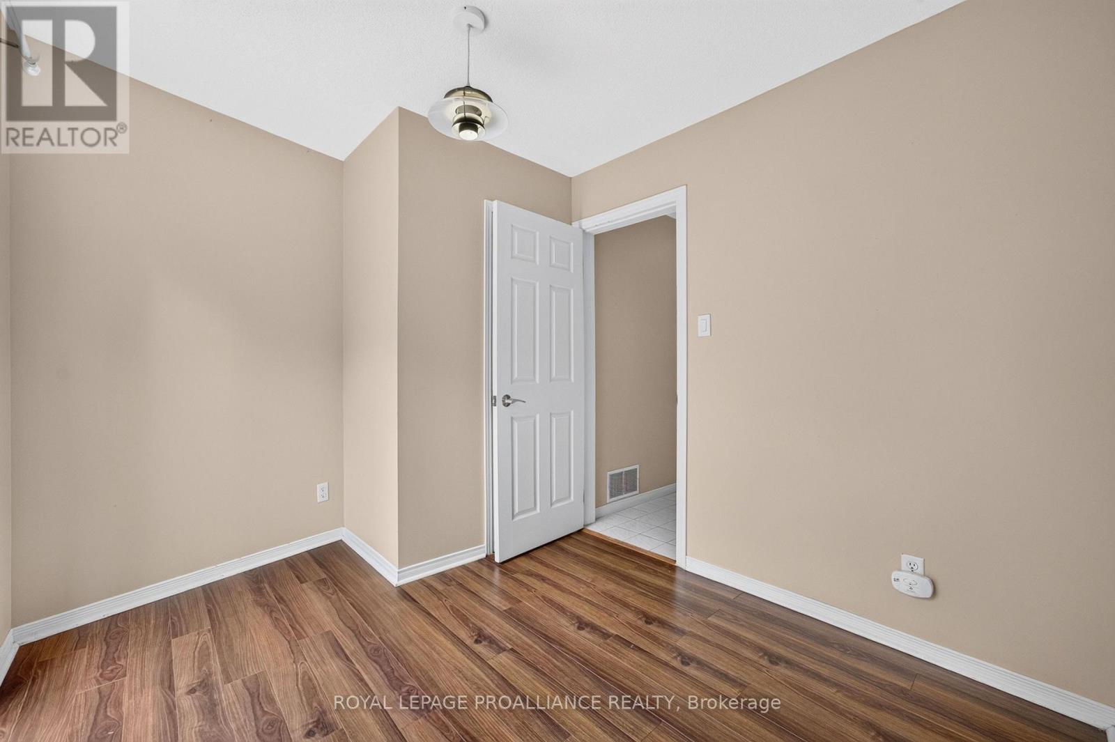 2 Bed, 2 Bath House for Sale in Ottawa – 80 ROTHBURY CRESCENT, Ottawa – MLS# X13468374 - Image 34
