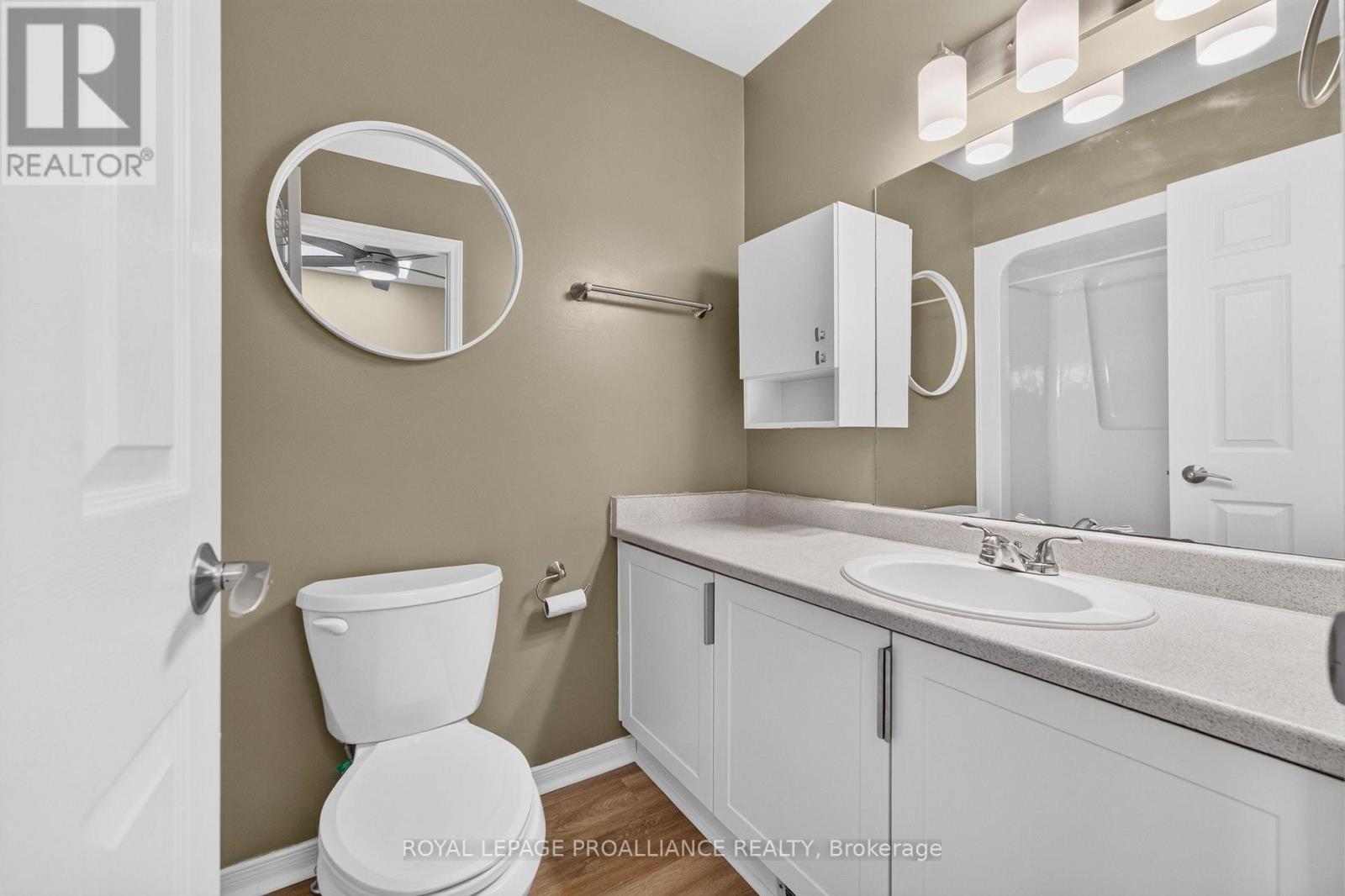 2 Bed, 2 Bath House for Sale in Ottawa – 80 ROTHBURY CRESCENT, Ottawa – MLS# X13468374 - Image 35