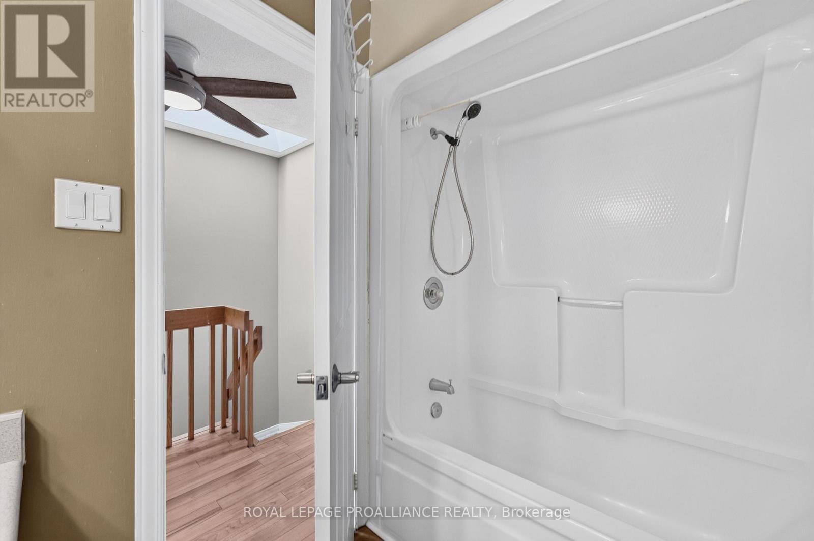 2 Bed, 2 Bath House for Sale in Ottawa – 80 ROTHBURY CRESCENT, Ottawa – MLS# X13468374 - Image 36