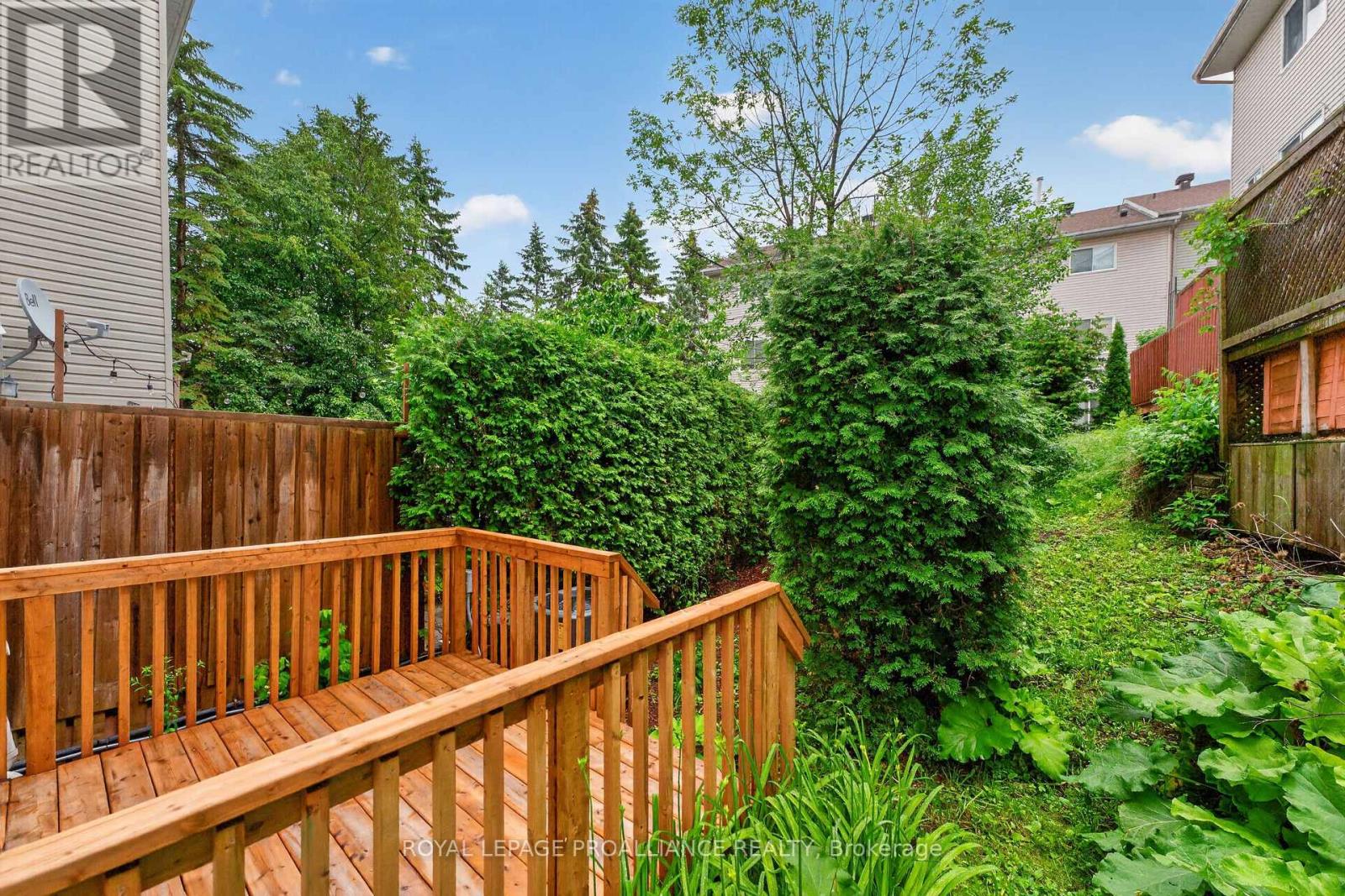 2 Bed, 2 Bath House for Sale in Ottawa – 80 ROTHBURY CRESCENT, Ottawa – MLS# X13468374 - Image 40