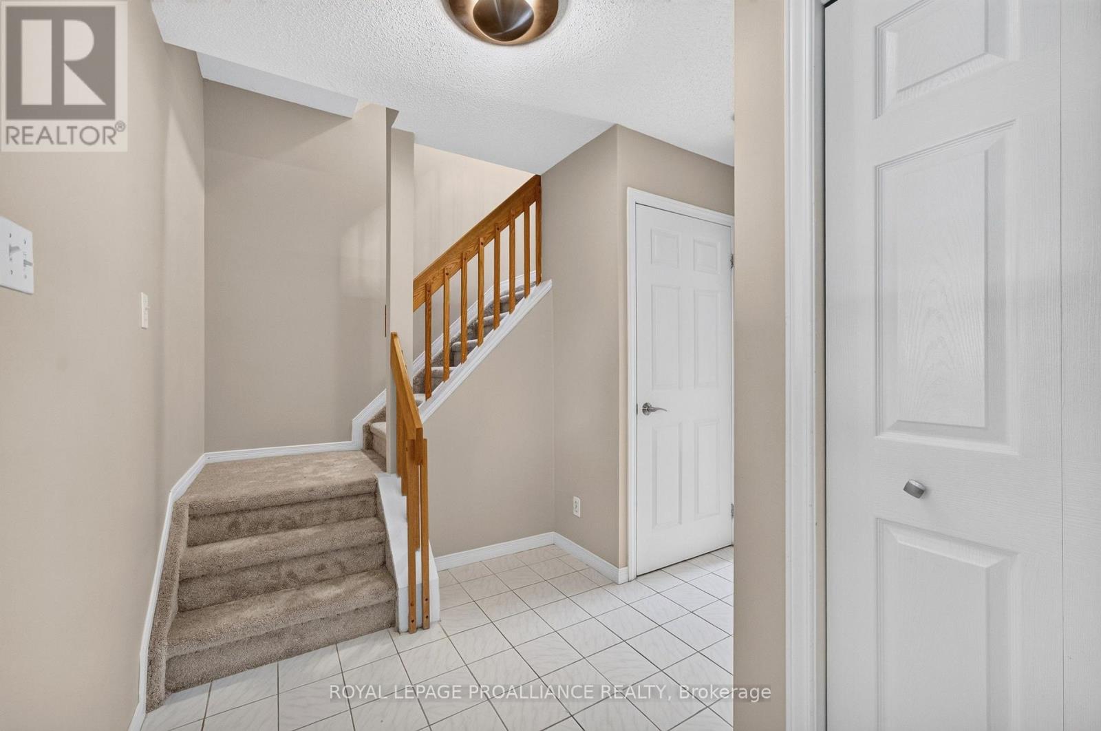 2 Bed, 2 Bath House for Sale in Ottawa – 80 ROTHBURY CRESCENT, Ottawa – MLS# X13468374 - Image 7