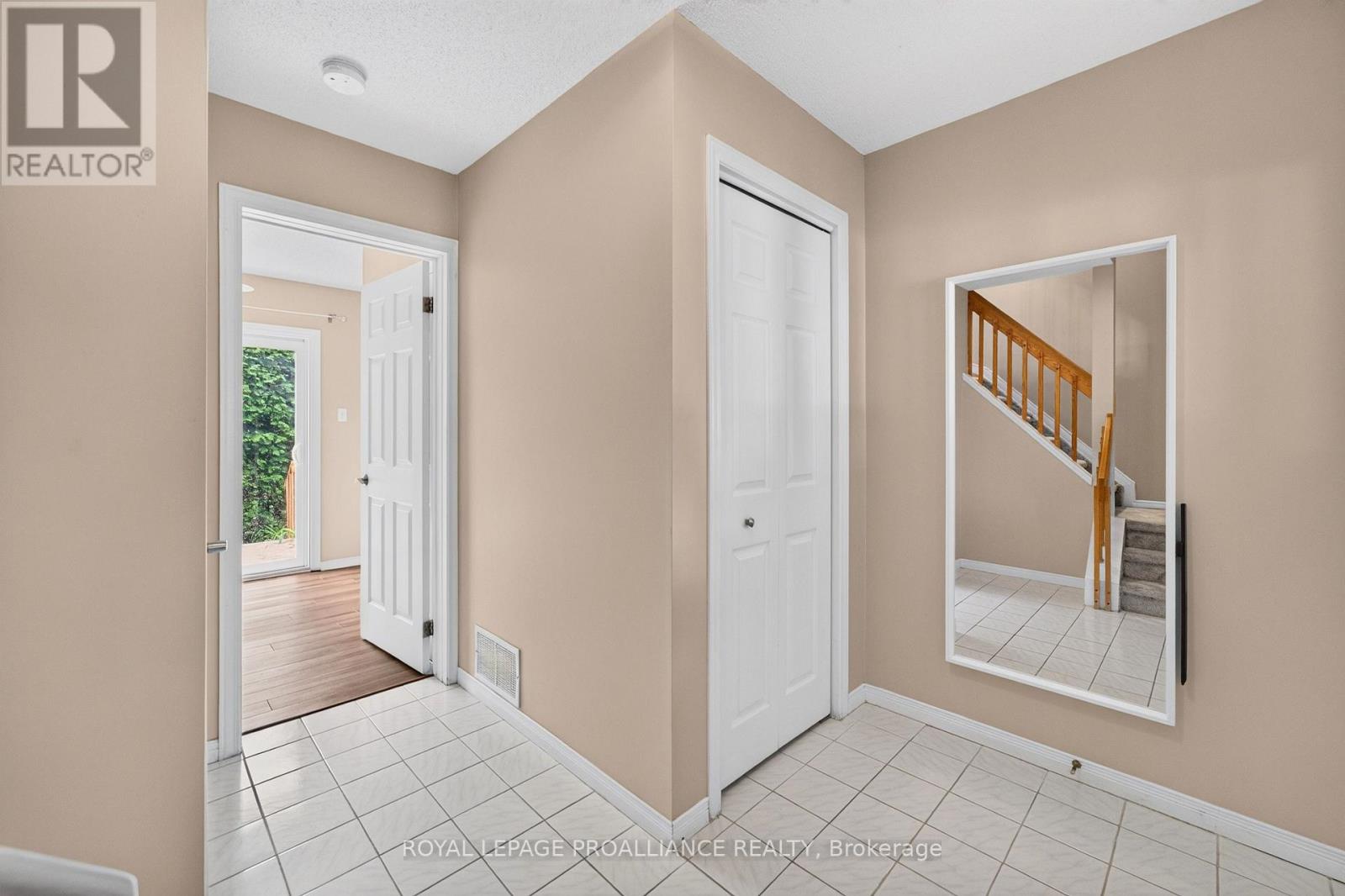 2 Bed, 2 Bath House for Sale in Ottawa – 80 ROTHBURY CRESCENT, Ottawa – MLS# X13468374 - Image 8