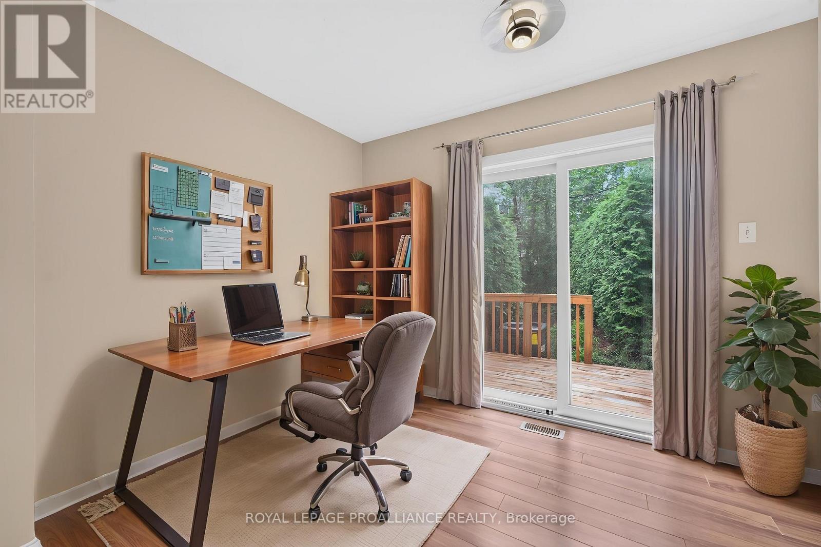 2 Bed, 2 Bath House for Sale in Ottawa – 80 ROTHBURY CRESCENT, Ottawa – MLS# X13468374 - Image 9