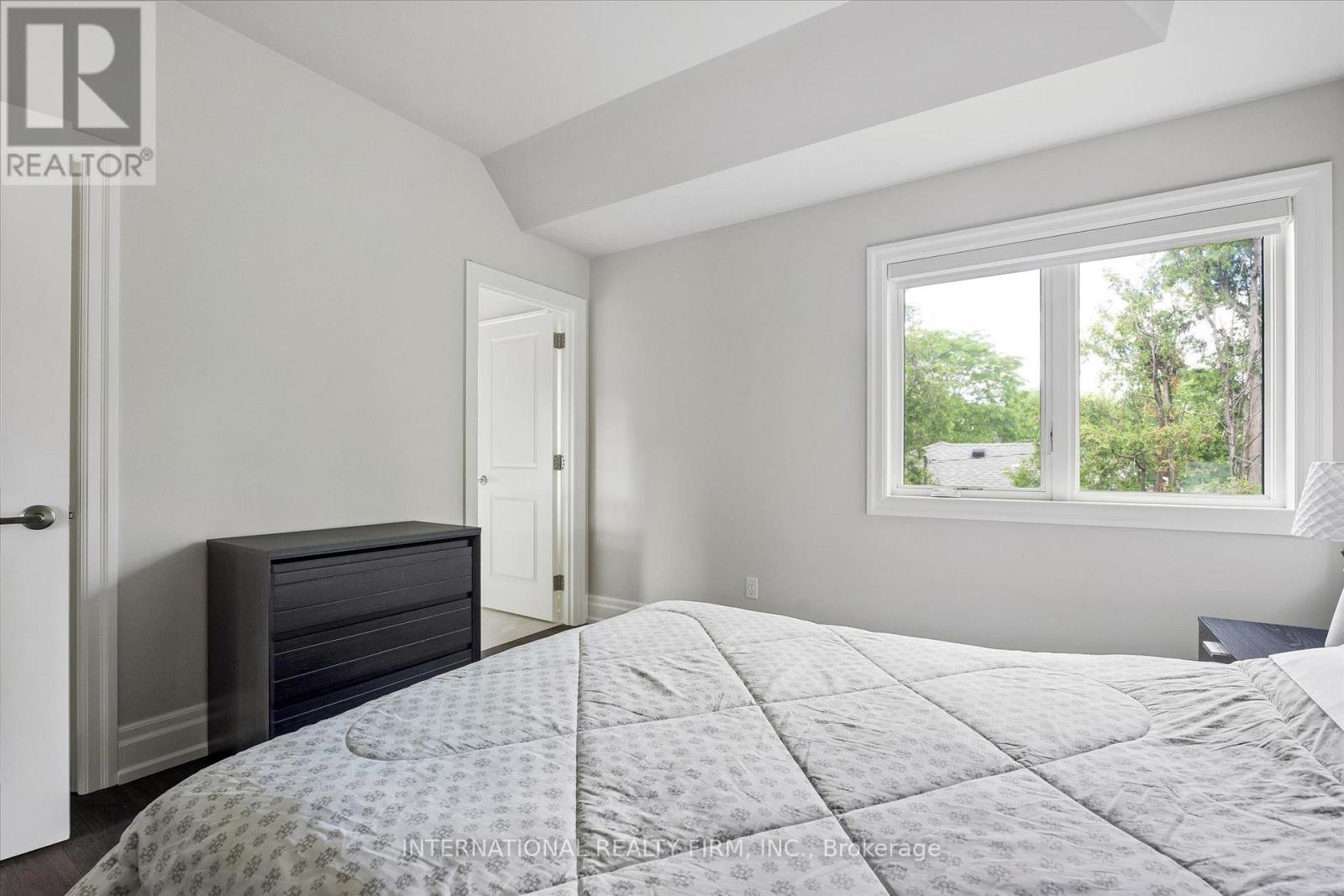 2423 RAYMORE DRIVE - 31