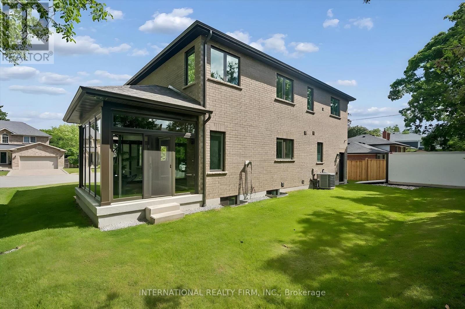 2423 RAYMORE DRIVE - 35