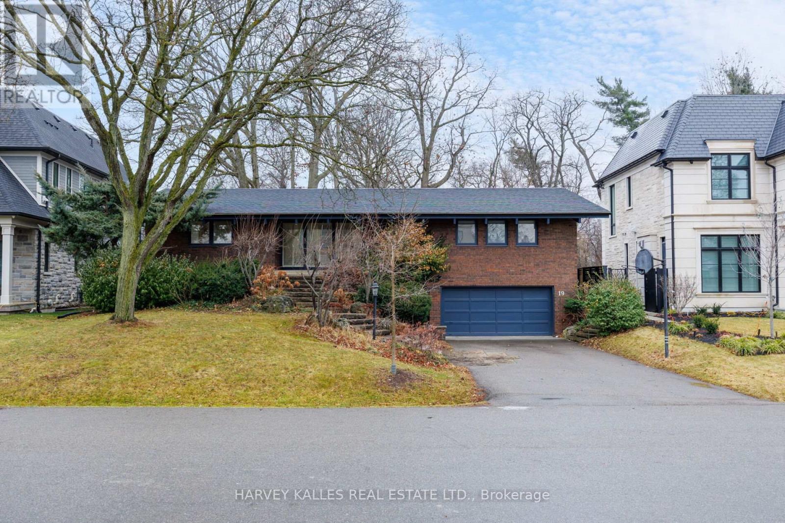 19 BLAIR ATHOL CRESCENT - 2