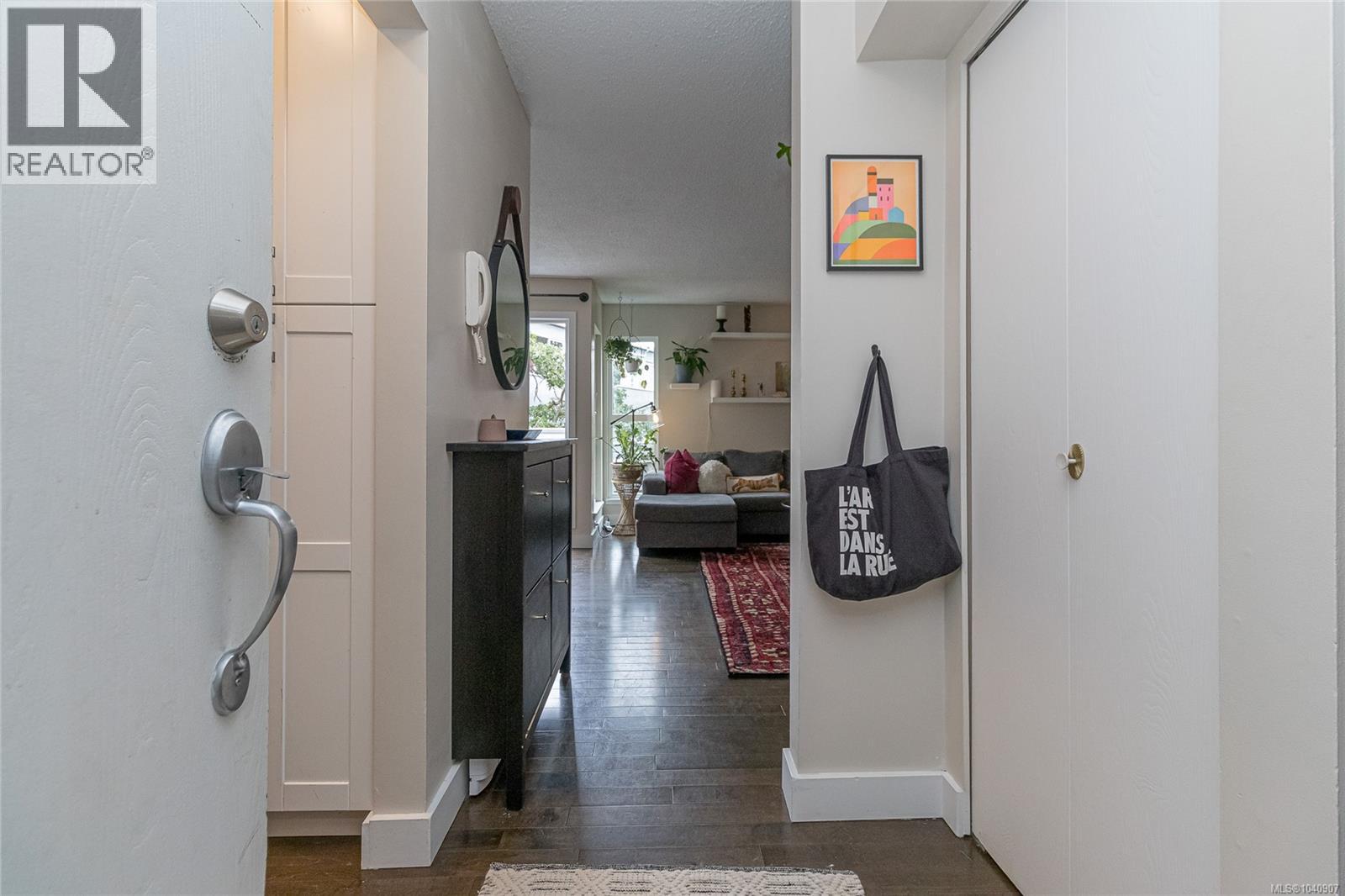 305 1366 Hillside Avenue, Victoria