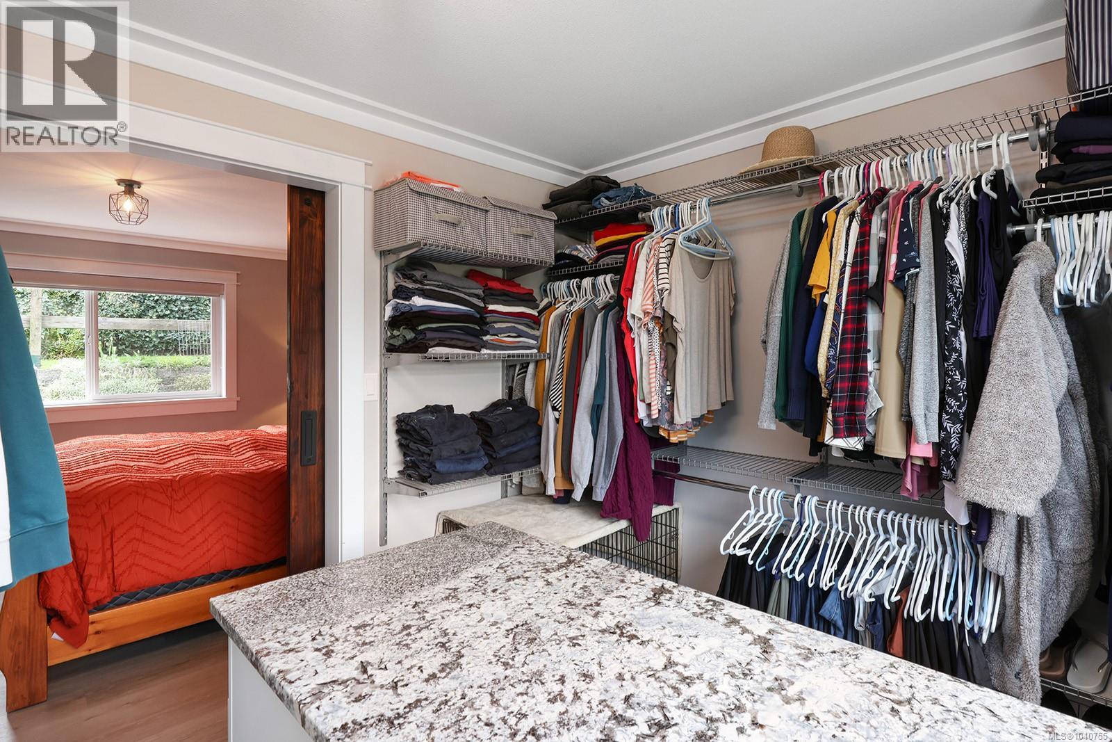 542 THULIN St - 26