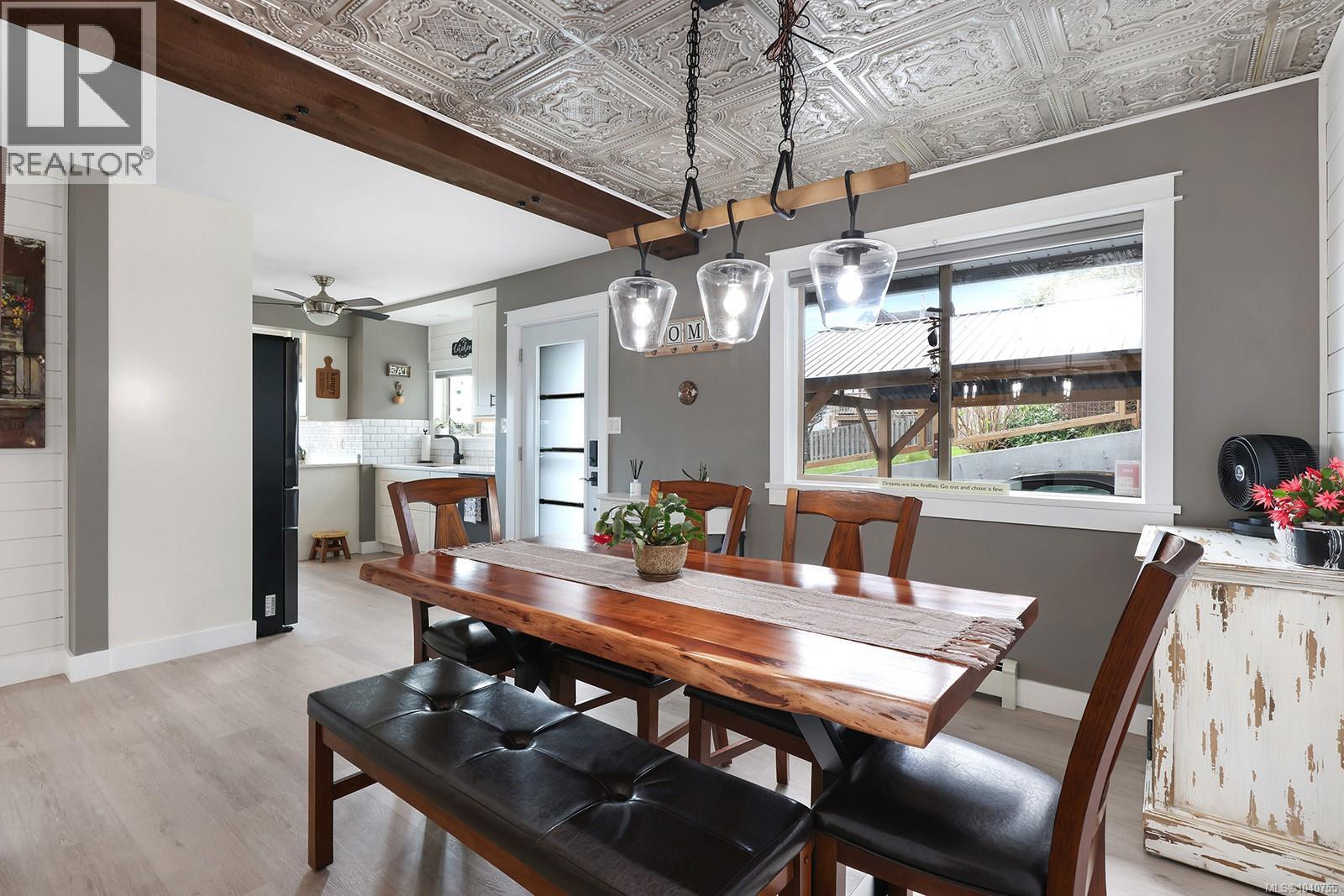 542 THULIN St - Image 11