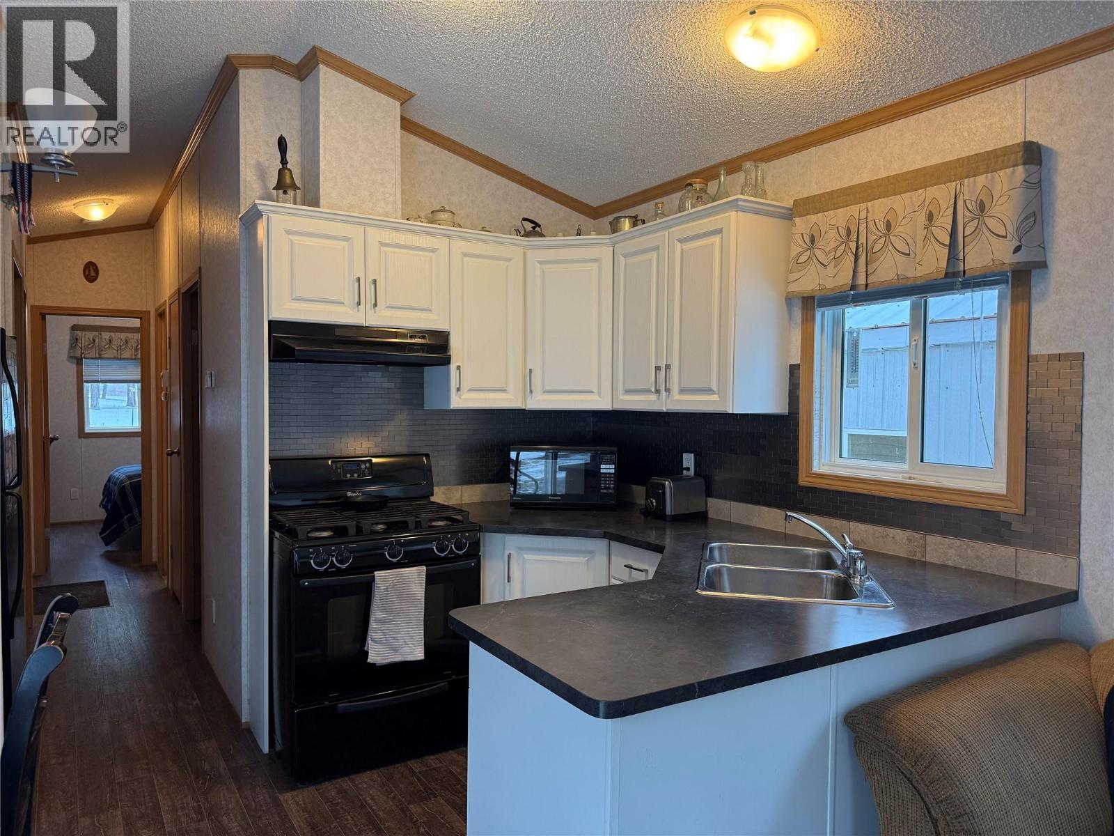 2955 33 Highway - 13
