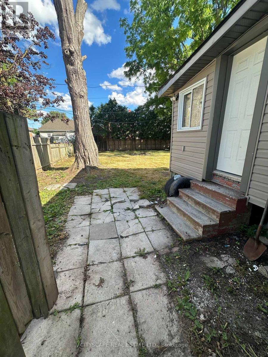 102 GRAY STREET - 25