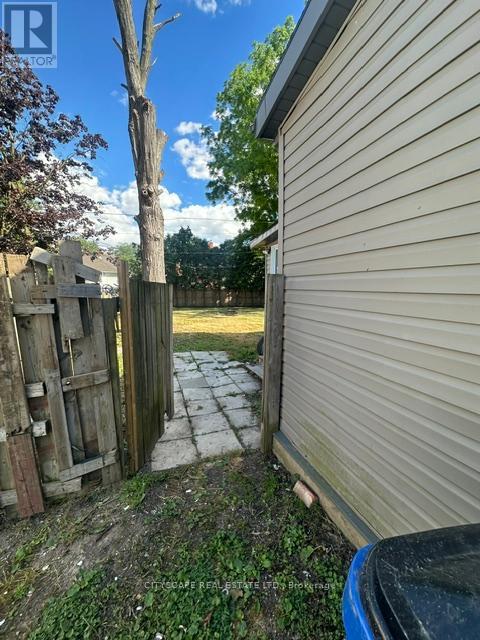 102 GRAY STREET - 26