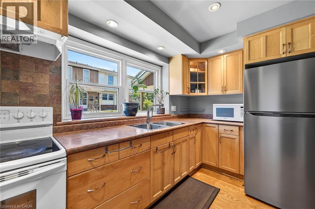 #1 2252 UPPER MIDDLE Road - Image 17