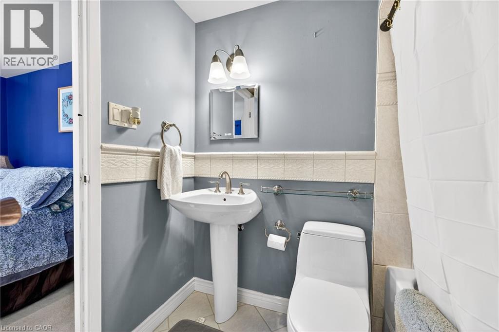 #1 2252 UPPER MIDDLE Road - 24
