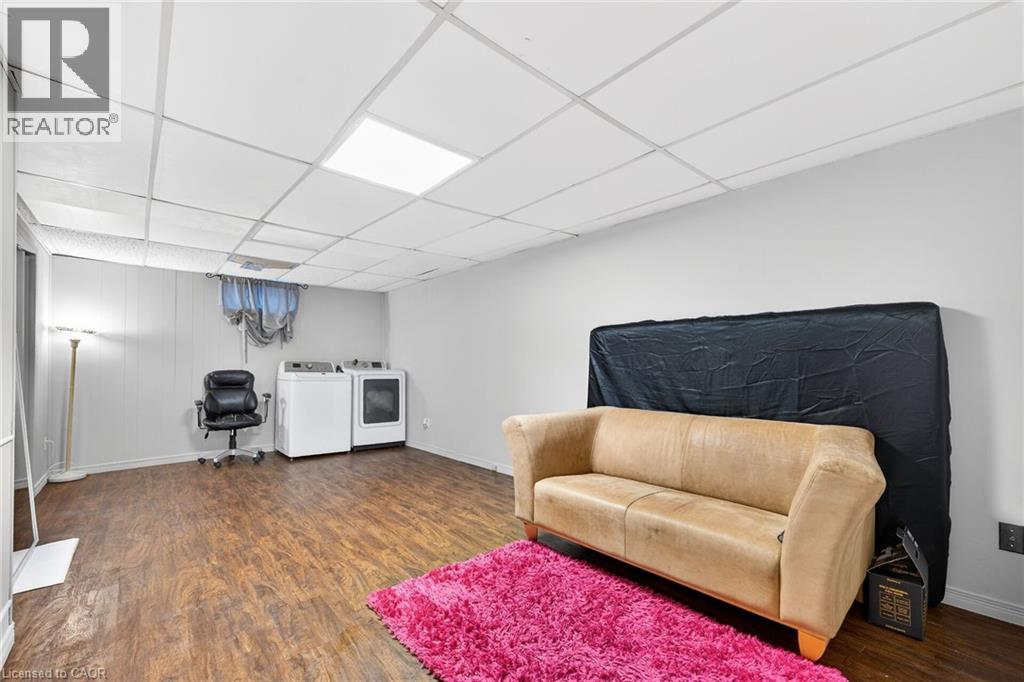 #1 2252 UPPER MIDDLE Road - Image 33