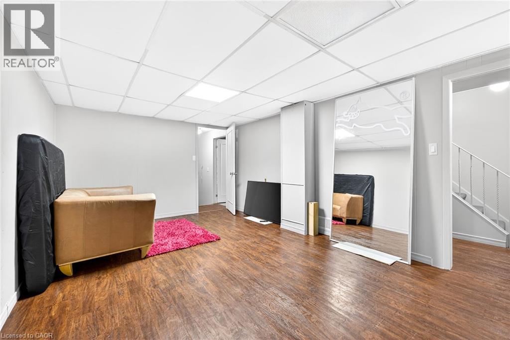#1 2252 UPPER MIDDLE Road - 36