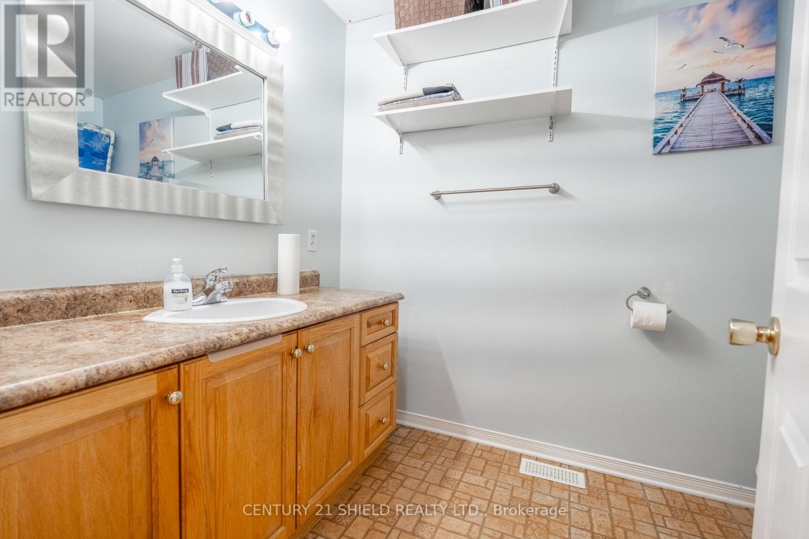 170 HERITAGE PLACE - 27