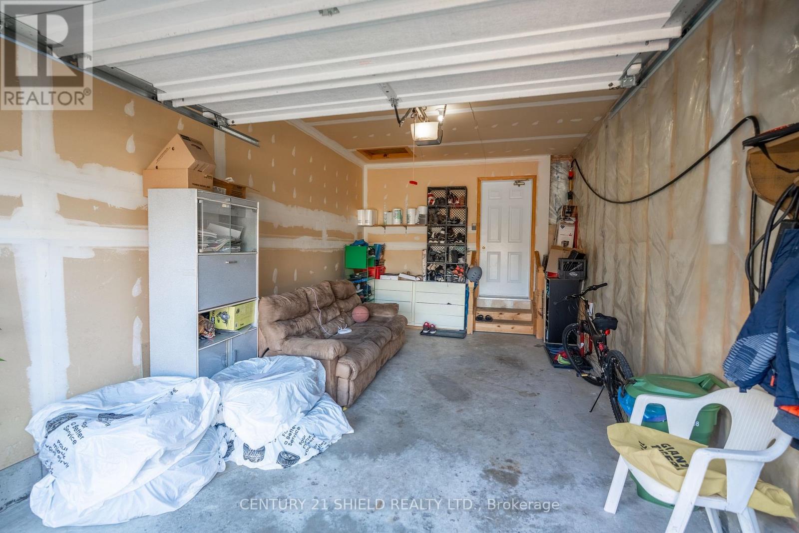 170 HERITAGE PLACE - 35
