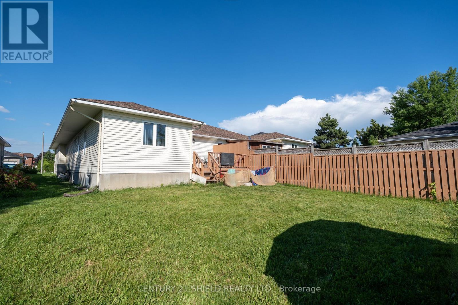 170 HERITAGE PLACE - 6