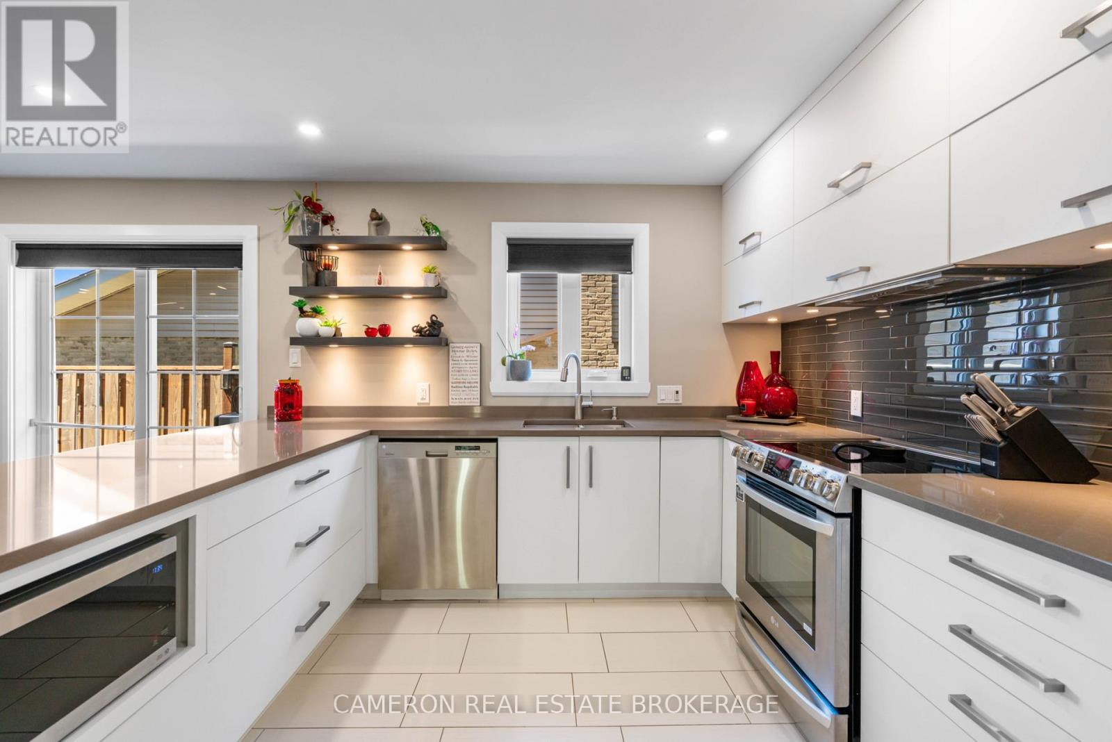 1368 PATRICIA PLACE - 11