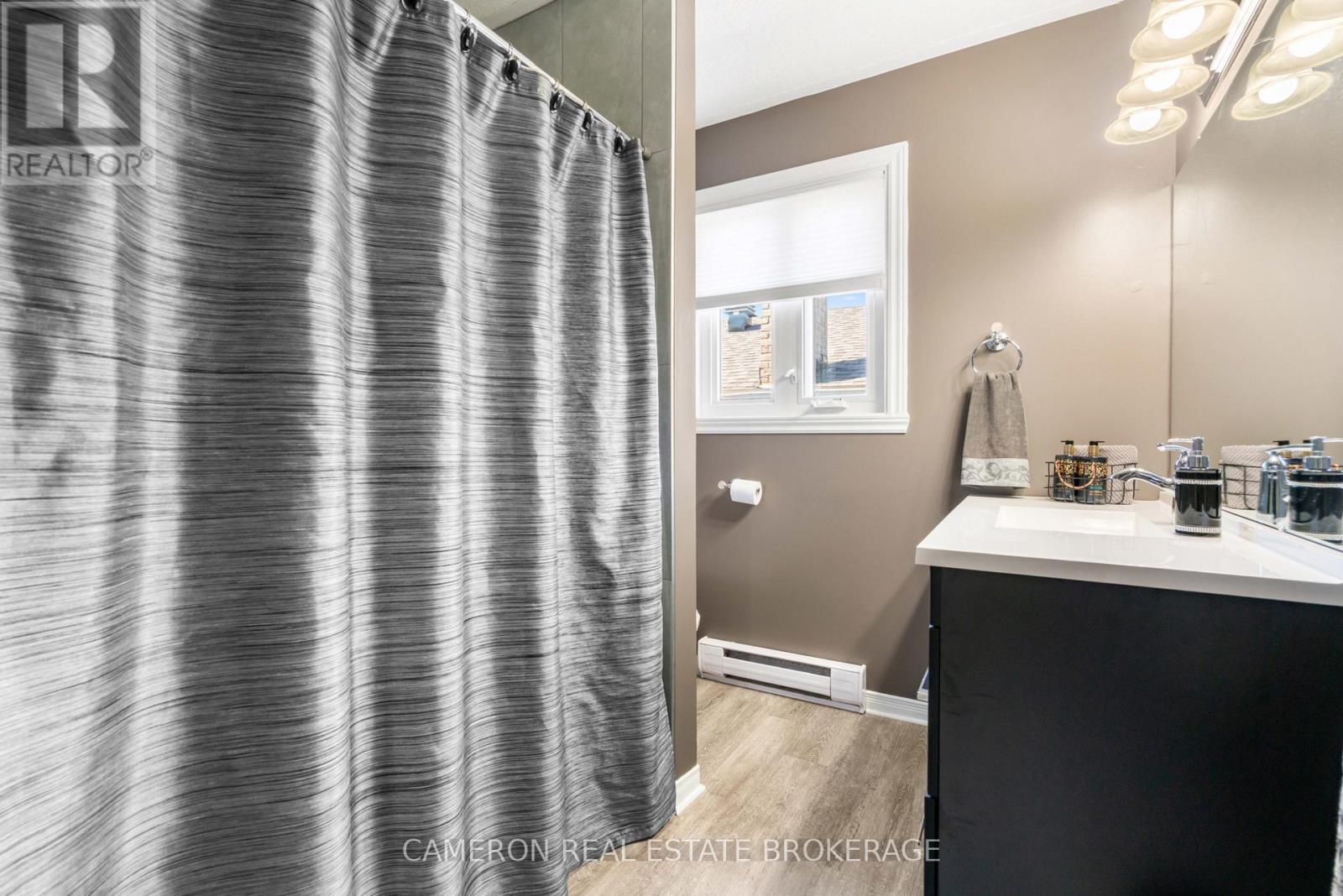 1368 PATRICIA PLACE - 20