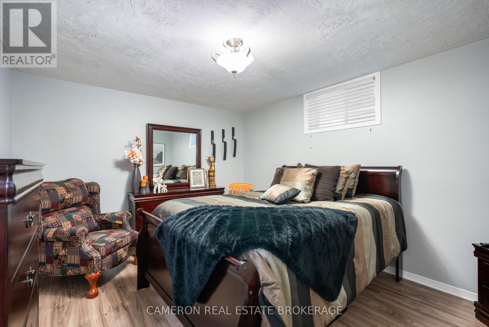 1368 PATRICIA PLACE - 27