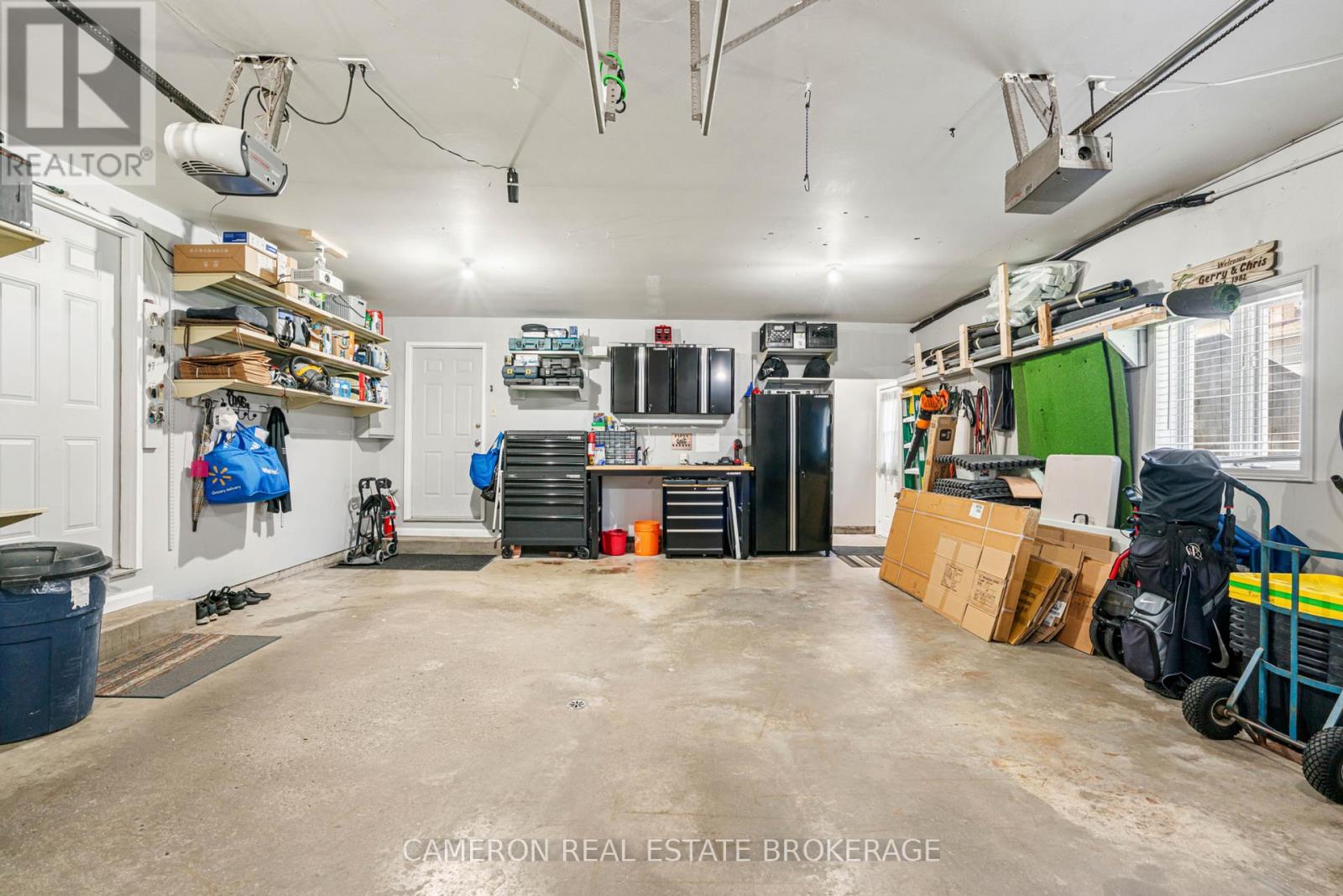 1368 PATRICIA PLACE - 32