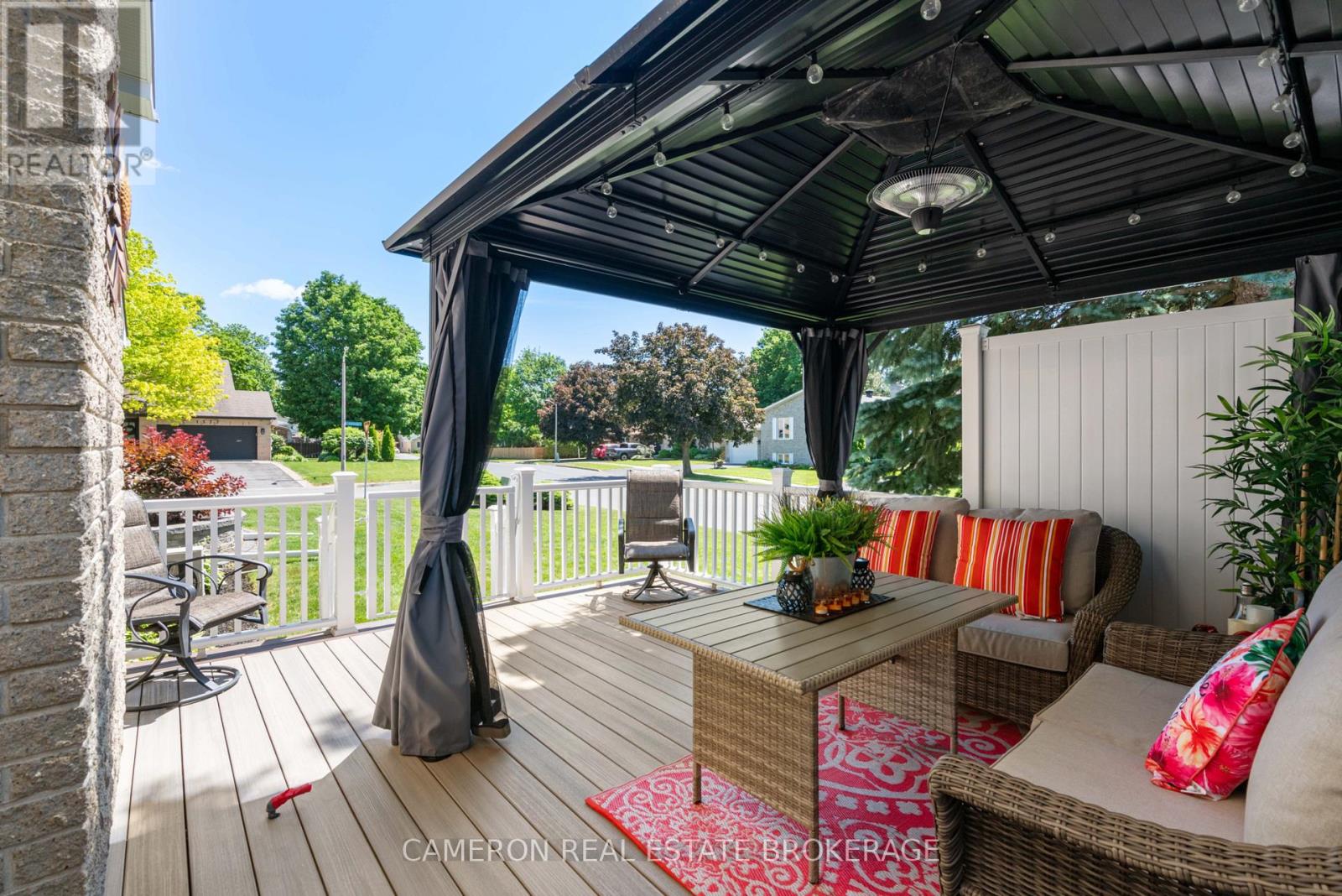 1368 PATRICIA PLACE - 33