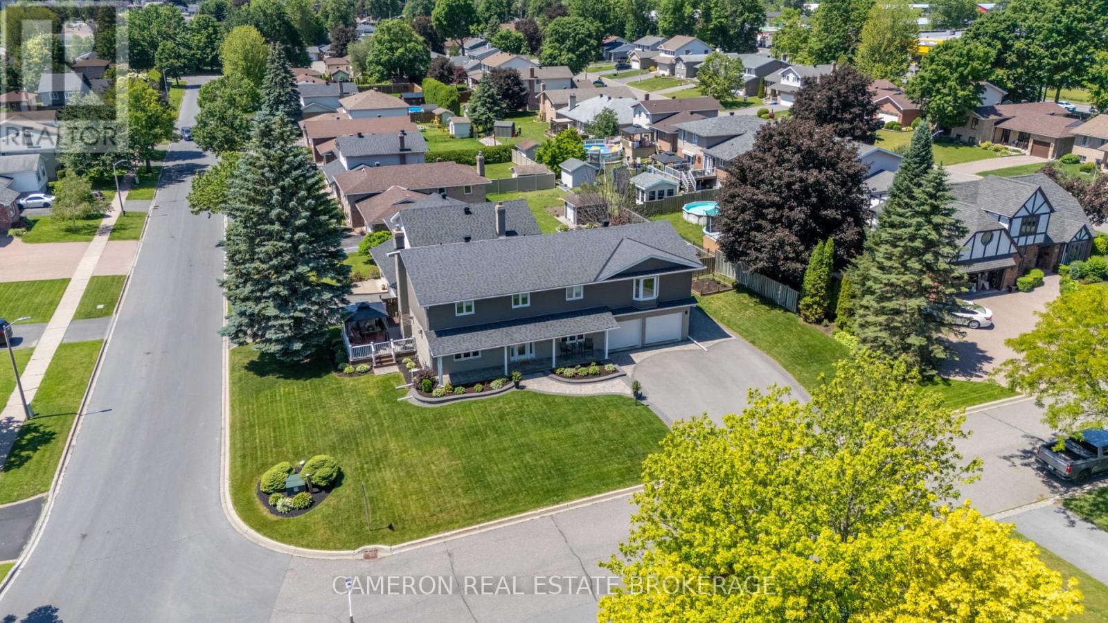 1368 PATRICIA PLACE - 34