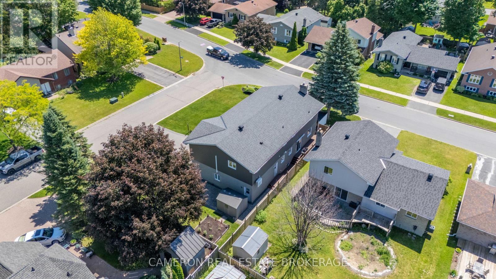 1368 PATRICIA PLACE - 35