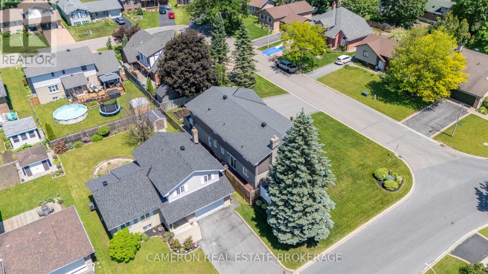 1368 PATRICIA PLACE - 36