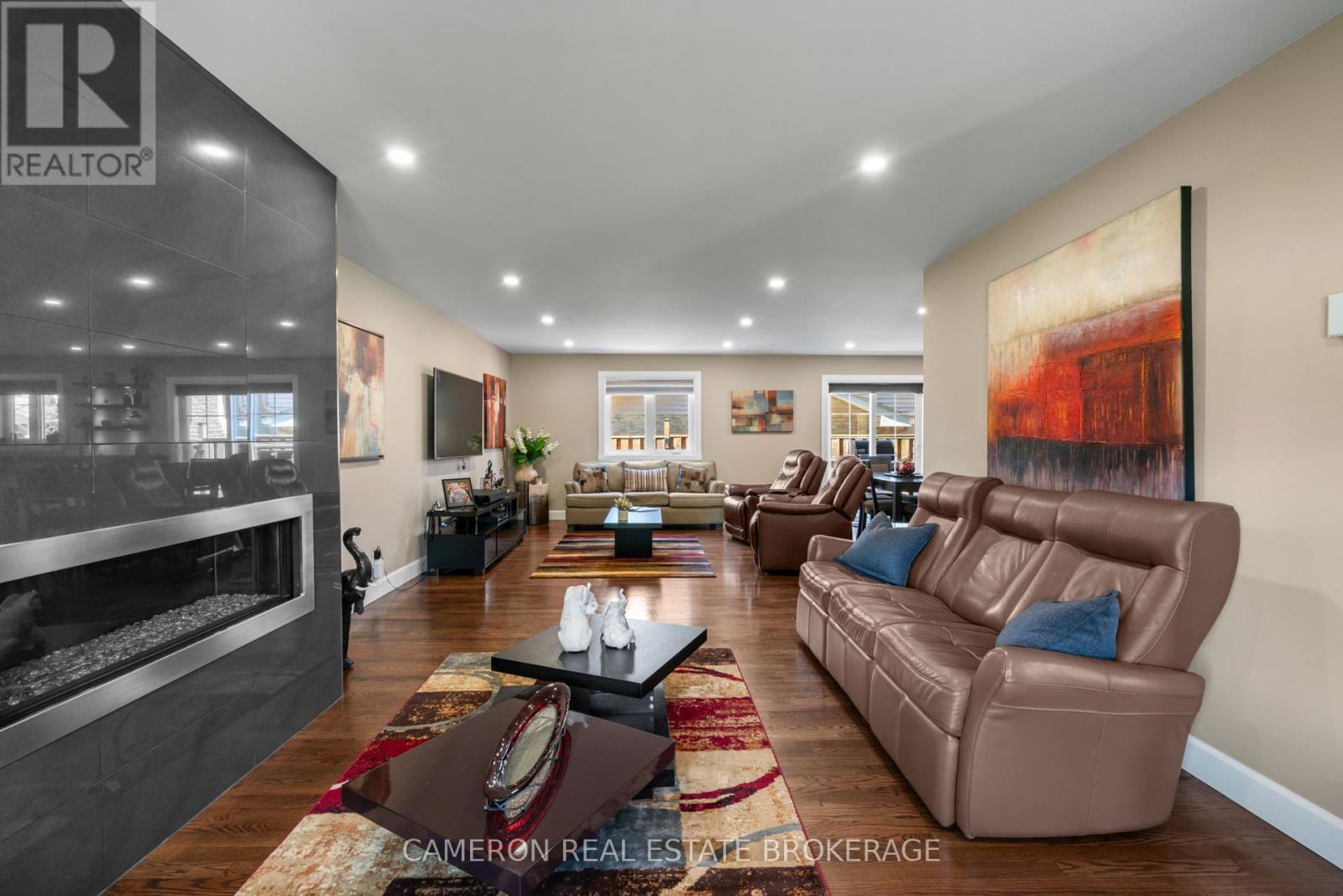 1368 PATRICIA PLACE - 6