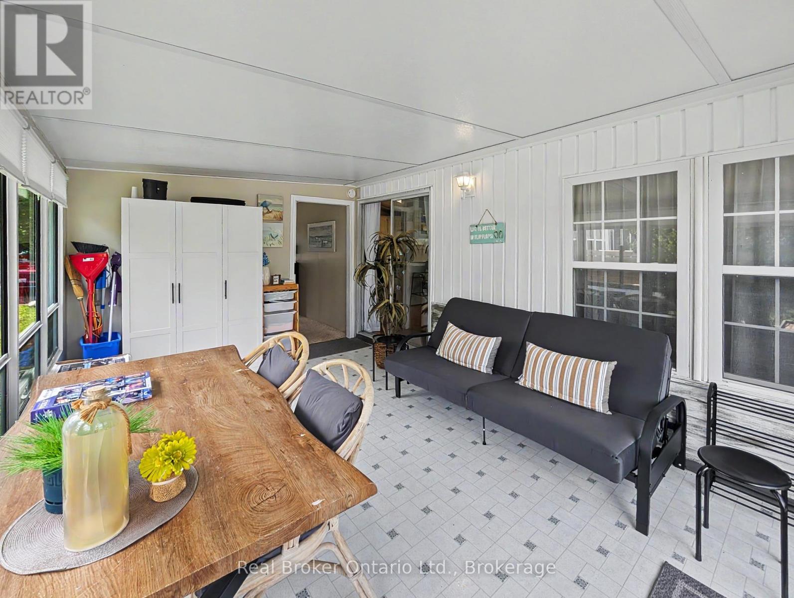 #M29 13 SOUTHLINE AVENUE - Image 25