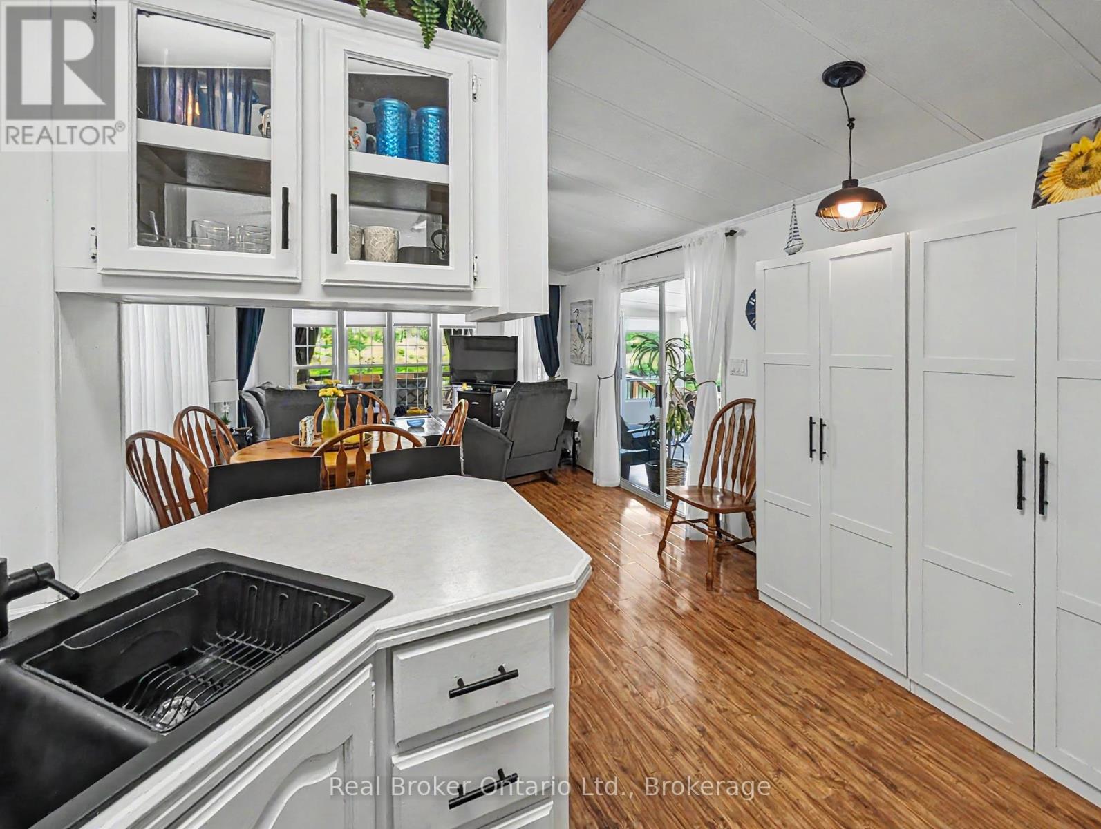#M29 13 SOUTHLINE AVENUE - Image 34