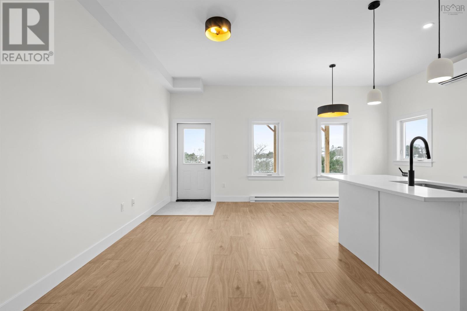 Property 34 of 39 of 69 Grenoble Court