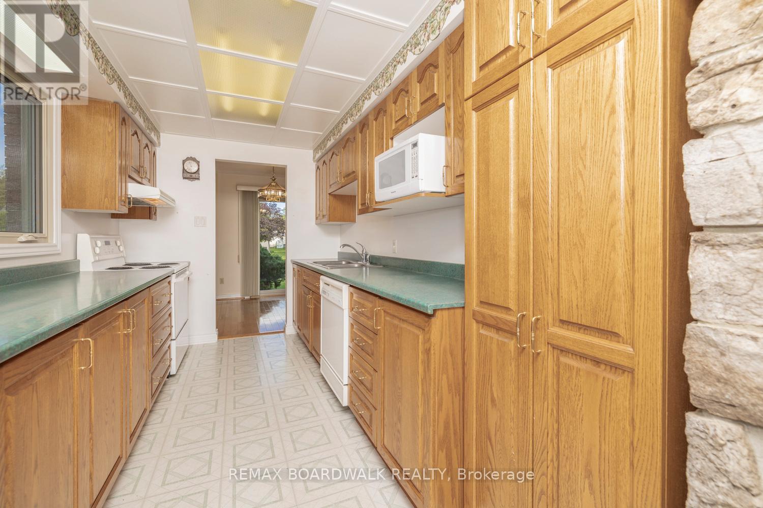104 AVENUE 4A - Image 18