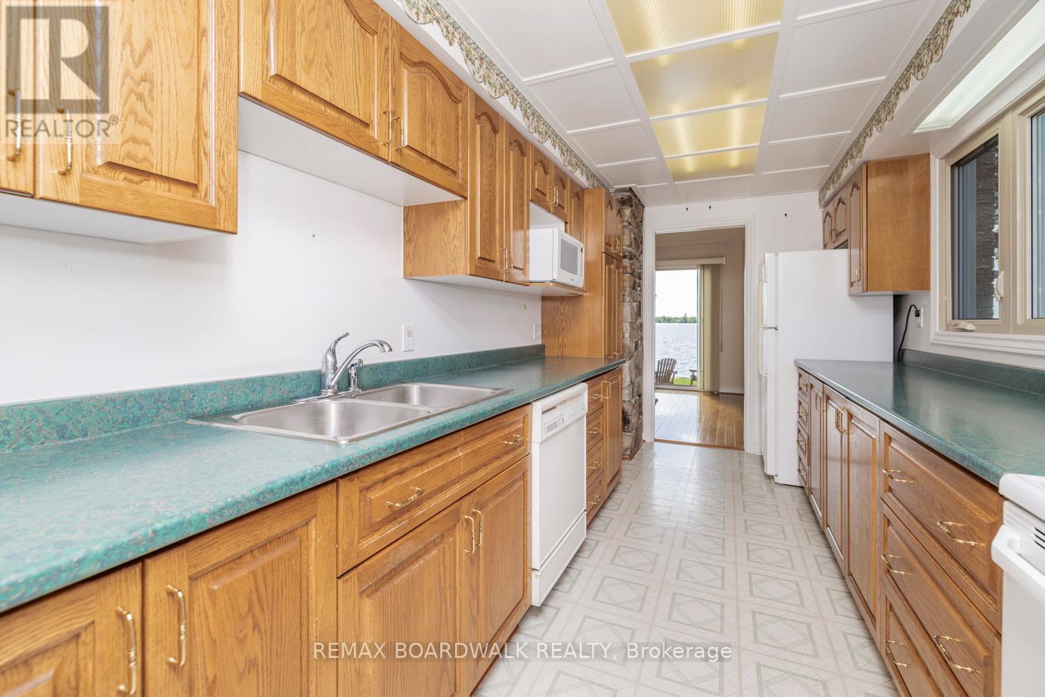 104 AVENUE 4A - Image 22