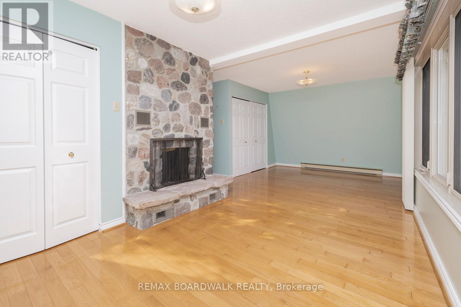 104 AVENUE 4A - Image 32