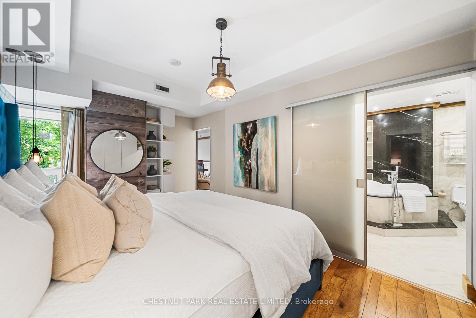 #107 150 HOMEWOOD AVENUE - 27